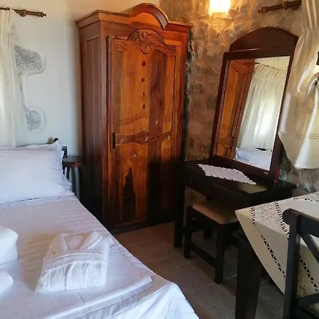 Holiday home Mani Charabos *